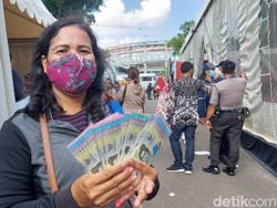 Antusiasme Warga Tukar Uang Baru Membeludak, Nomor Antrean Habis!