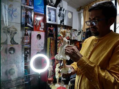 Pria Ekuador Ini Koleksi 850 Barbie, Totalnya Mencapai Rp 600 juta