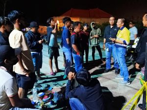 Masih Memanas, Kendaraan Logistik Milik PT BSI Dihadang Massa Warga Masih Memanas, Kendaraan Logistik Milik PT BSI Dihadang Massa Warga