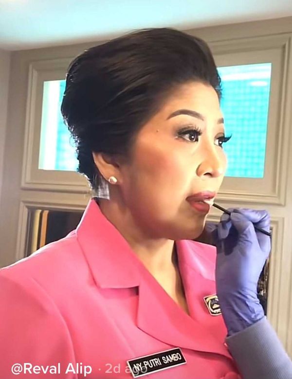 Tersangka baru kasus Brigadir J kembali diumumkan. Sosok tersebut adalah Putri Candrawathi, istri dari Ferdy Sambo yang juga tersangka kasus Brigadir J.