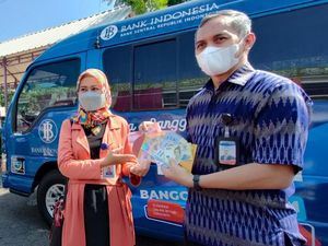 Warga Kediri Antusias Tukar Uang Baru, Cek Cara Penukarannya