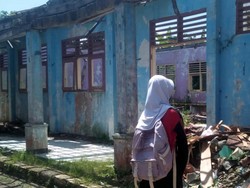Pilu Siswa Sukabumi Belajar di Perpus gegara Ruang Kelas Rusak