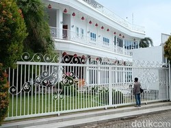 Barang Mewah untuk Anak yang Ultah dari Bos Judi Online Apin BK