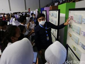 Begini Ramainya Penukaran Uang Rupiah Baru 2022
