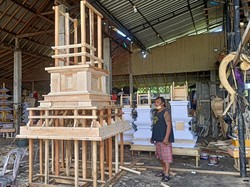 Musim Ngaben, Perajin Bade di Karangasem Raup Omzet Miliaran Rupiah