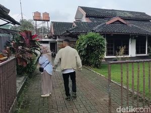 Aktivitas di Rumah Dinas Rektor Unila Sepi Usai Karomani Ditangkap KPK Aktivitas di Rumah Dinas Rektor Unila Sepi Usai Karomani Ditangkap KPK