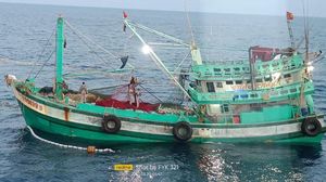 Potret Bakamla Tangkap Kapal Vietnam Curi Ikan di Natuna