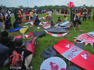 Seratusan Layangan Hiasi Langit Kudus