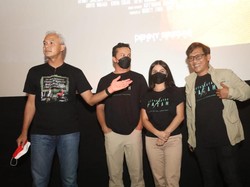 Nicholas Saputra & Ariel Tatum Temani Ganjar Nobar Sayap Sayap Patah