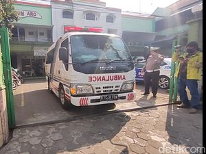 Jenazah Hermanto Dardak Ayah Wagub Jatim Dimakamkan di Jakarta Jenazah Hermanto Dardak Ayah Wagub Jatim Dimakamkan di Jakarta