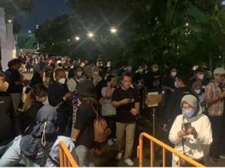 Antrean Penonton Jelang Konser Padi Reborn