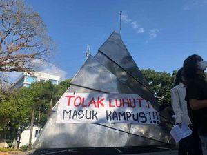 Viral Demo Mahasiswa Unhas Tolak Luhut Masuk Kampus-Cekcok dengan Satpam