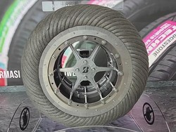 Melihat Ban yang Bisa Dipakai di Bulan, Wujudnya Mejeng di GIIAS 2022