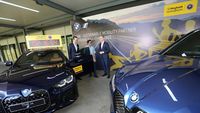 Mobil Listrik BMW jadi Lead Car di Marathon Maybank 2022