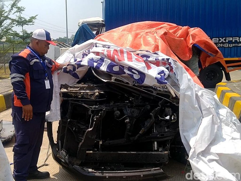 Kecelakaan Maut Tewaskan Hermanto Dardak di Tol Pemalang-Batang