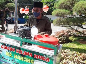 Viral Pedagang Cincau Fasih Bahasa Inggris, Jerman dan Belanda Viral Pedagang Cincau Fasih Bahasa Inggris, Jerman dan Belanda