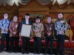 Gubernur Sumbar Raih Penghargaan Pembinaan Ideologi Pancasila dari BPIP