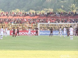 PSM Makassar Vs Arema 1-0 di Pertengahan Babak Kedua, Bernardo Kartu Kuning