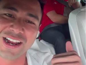 Gokil Sih! Raffi Ahmad Benar-benar Undang Michael Owen ke Ultah Rafathar