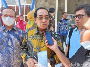 Rektor Unhas Minta Maaf Usai Dosen Usir Mahasiswa Non-biner Rektor Unhas Minta Maaf Usai Dosen Usir Mahasiswa Non-biner
