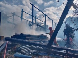 Rumah di Luwu Hangus Terbakar Ditinggal Penghuni, Kerugian Rp 200 Juta