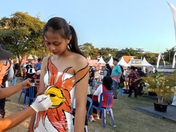 Seniman Adu Kreatif Lukis Tubuh di Sanur Village Festival