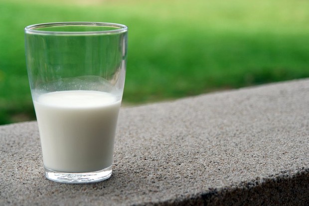 Milk can cause skin breakouts.  It could be due to lactose intolerance and slow protein digestion/Photo: pexels.com/Pixabay