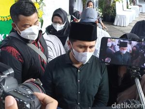 Emil Dardak Kenang Kepergian Hermanto Dardak Lewat Lagu My Way Emil Dardak Kenang Kepergian Hermanto Dardak Lewat Lagu My Way