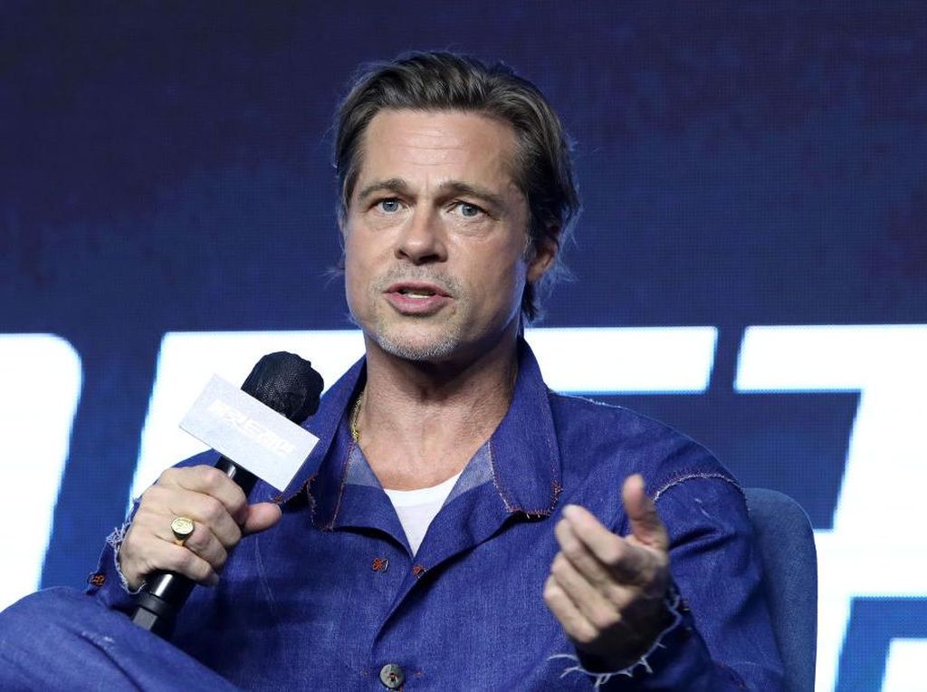 Brad Pitt Bantah KDRT Angelina Jolie dan Anak-anak di Pesawat