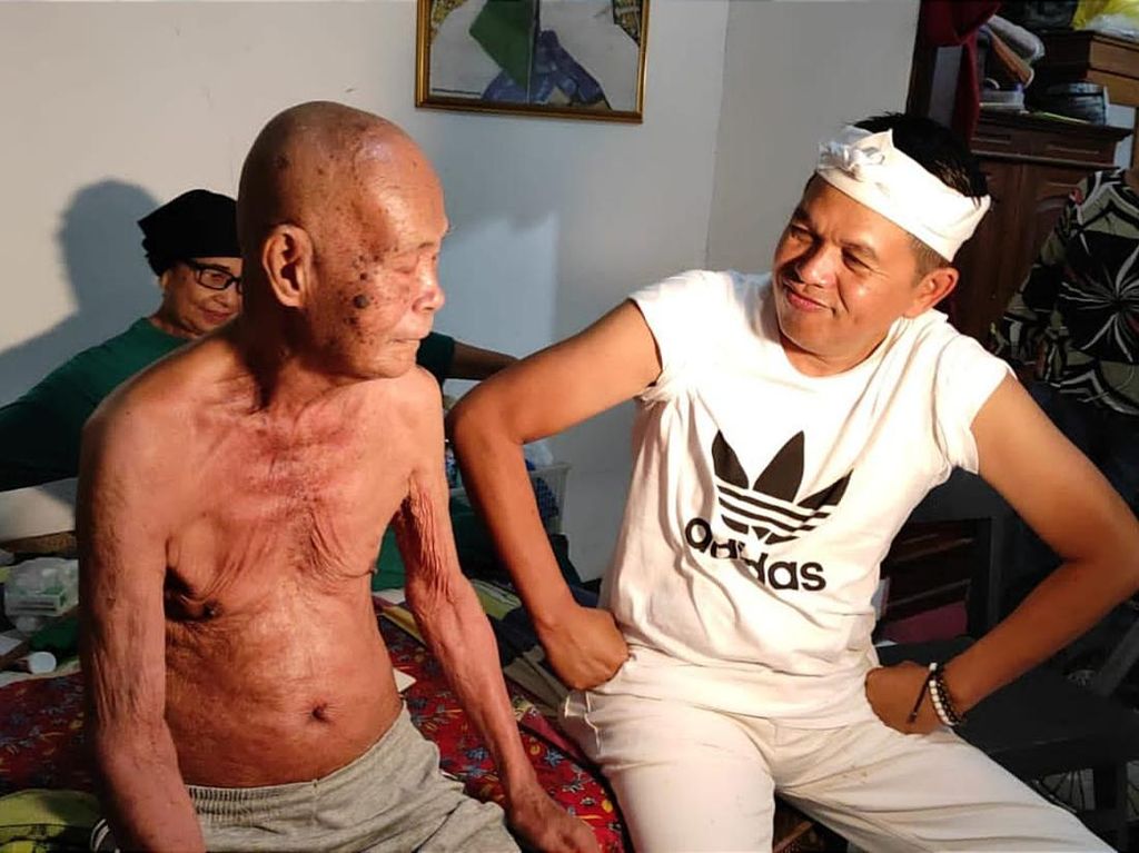 Dedi Mulyadi Temui Pejuang Veteran Berusia 100 Tahun di Purwakarta