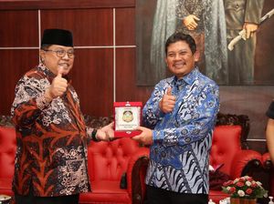 99,87% Warga Terdaftar Program JKN, Kota Blitar Raih Penghargaan UHC