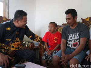 Siswa SD di Bone Dikeluarkan dari Gerak Jalan HUT RI Trauma ke Sekolah Siswa SD di Bone Dikeluarkan dari Gerak Jalan HUT RI Trauma ke Sekolah