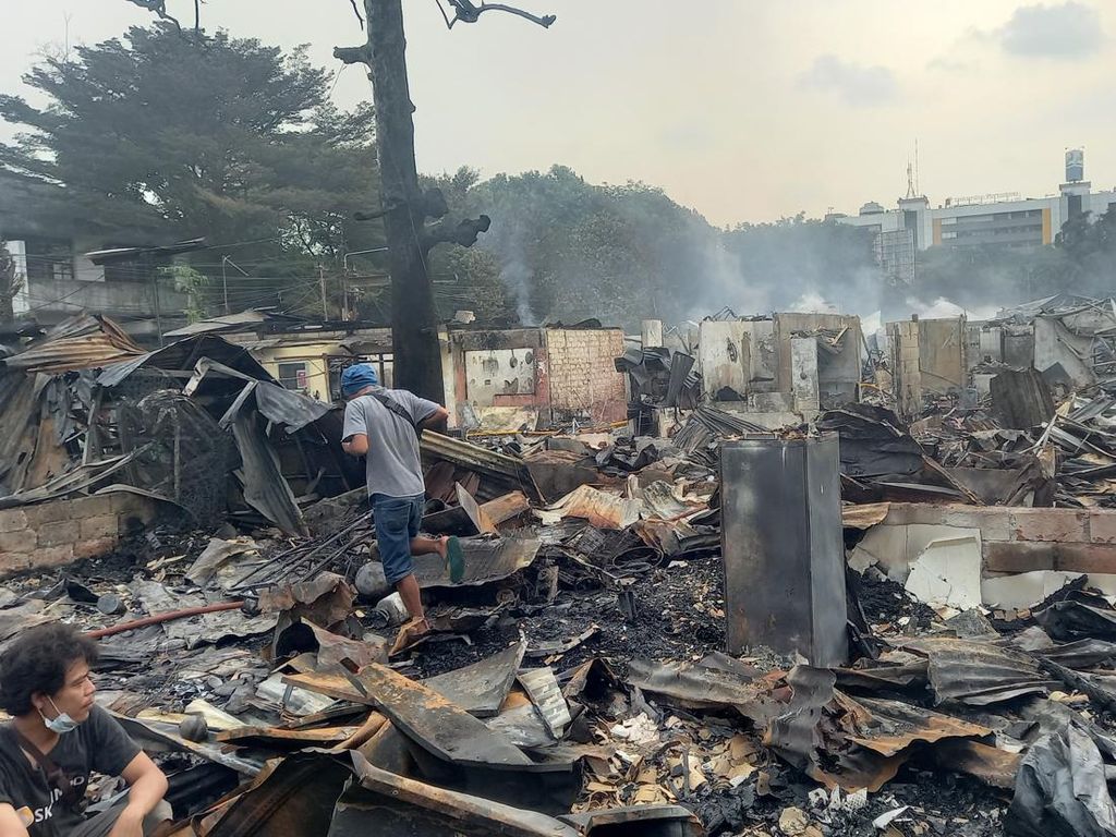 Warga Simprug Jaksel Harap Dapat Bantuan Perbaikan Rumah yang Terbakar