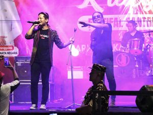 Krisyanto Jamrud Meriahkan Pasar Rakyat Trenggalek