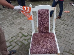 Jejak Kursi Berdarah di TKP Mayat Terbungkus Selimut di Garut