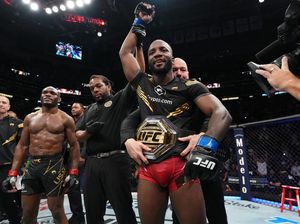 Kalahkan Kamaru Usman, Leon Edwards Juara Baru di UFC!