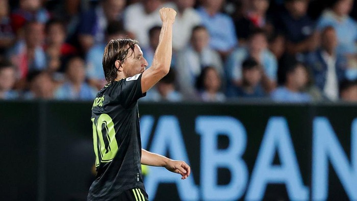 PONTEVEDRA, SPAIN - AUGUST 20:  Luka Modric of Real Madrid celebrating 1-2 during the La Liga Santander  match between Celta de Vigo v Real Madrid at the Estadio Municipal de Balaidos on August 20, 2022 in Pontevedra Spain (Photo by David S. Bustamante/Soccrates/Getty Images)