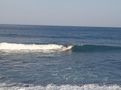 Pantai Jasri Karangasem, Pantai Cantik dengan Ombak Favorit Peselancar