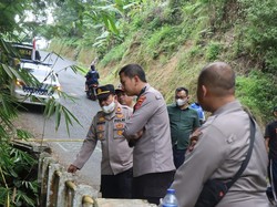 Mayat Terbungkus Selimut di Garut Ditemukan Dekat Pembuangan Sampah