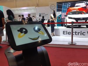 Kenalan dengan Nira, SPG Robot yang Bisa Pulang Sendiri dan Disewa Bulanan Kenalan dengan Nira, SPG Robot yang Bisa Pulang Sendiri dan Disewa Bulanan