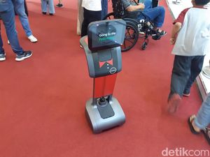 Eh! Ada SPG Robot di GIIAS 2022, Seramah Apa Sih? Eh! Ada SPG Robot di GIIAS 2022, Seramah Apa Sih?