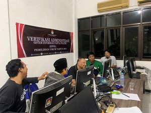 Bawaslu Surabaya Temukan 15.915 Data Anggota Parpol Bermasalah Bawaslu Surabaya Temukan 15.915 Data Anggota Parpol Bermasalah