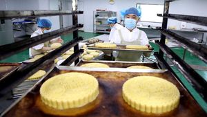 Harumnya Kue Bulan Mulai Tercium Jelang Mid-Autumn Festival