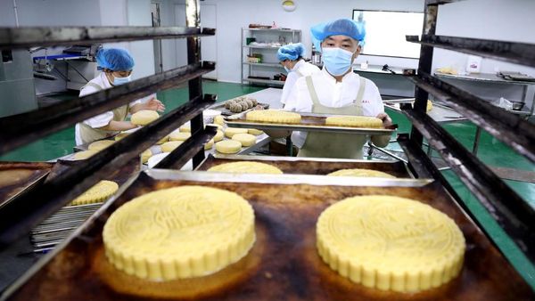 Harumnya Kue Bulan Mulai Tercium Jelang Mid-Autumn Festival