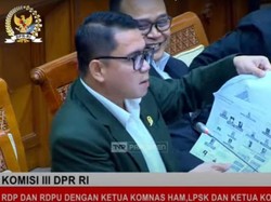 Kala Diagram Kekaisaran Sambo Terbentang di Rapat DPR-Kompolnas