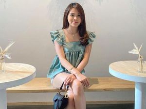 Chen Giovaini Calon Menantu Hotman Paris yang Hobi ke Luar Negeri Chen Giovaini Calon Menantu Hotman Paris yang Hobi ke Luar Negeri