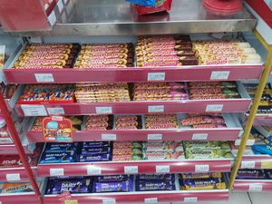 Viral Cokelat di Minimarket Diganti Jadi Kertas, Alfamart Buka Suara Viral Cokelat di Minimarket Diganti Jadi Kertas, Alfamart Buka Suara