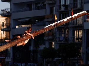 Di Malta Ada Lomba Mirip Panjat Pinang, Namanya Gostra