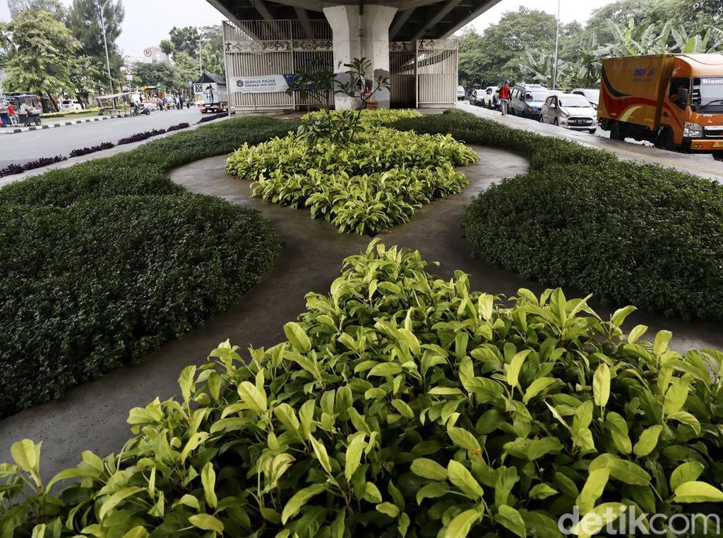 Dulu Kumuh, Kini Kolong Jembatan Pasar Rebo Lebih Asri Dulu Kumuh, Kini Kolong Jembatan Pasar Rebo Lebih Asri