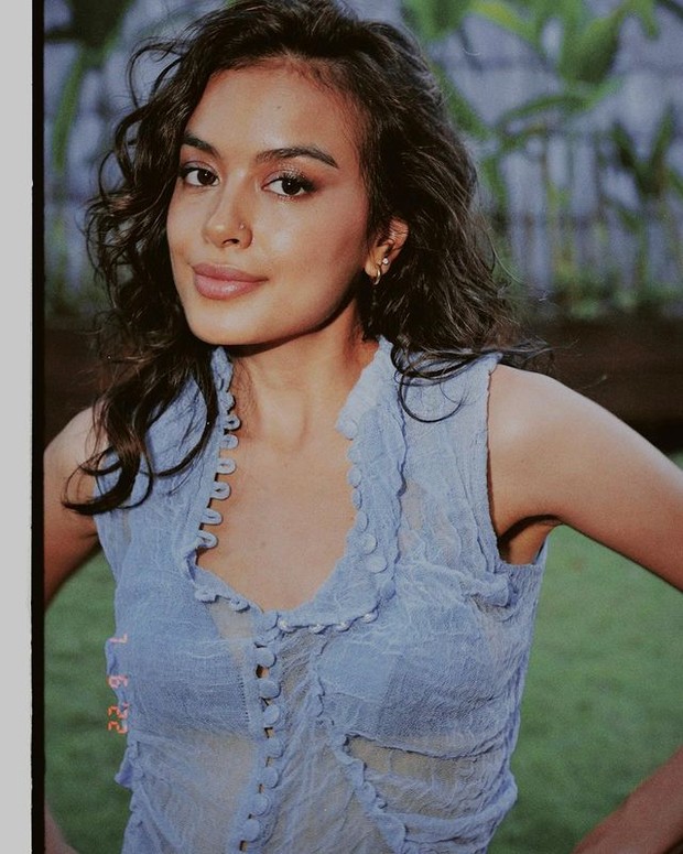 Memiliki keturunan suara indah dan bakat bermusik dari Indra Lesmana ayahnya, Eva Celia memiliki suara dan gaya yang khas/Foto: instagram.com/evacelia